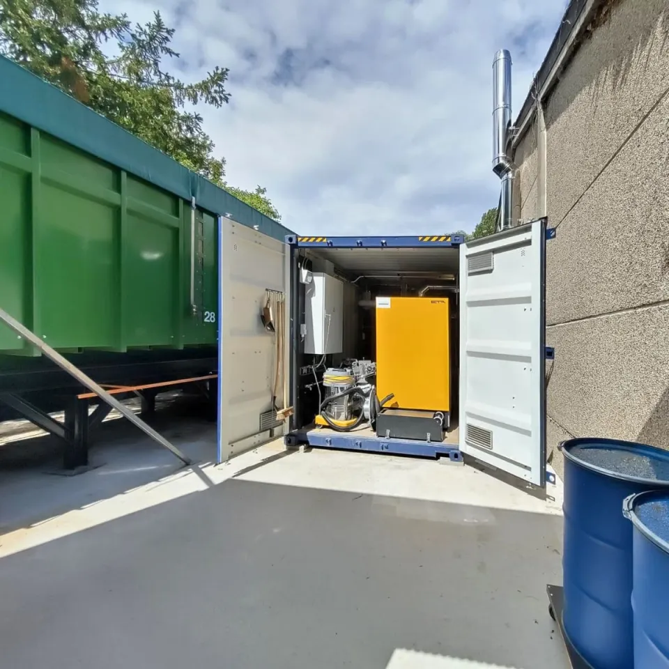 chaudière biomasse dans un container externe