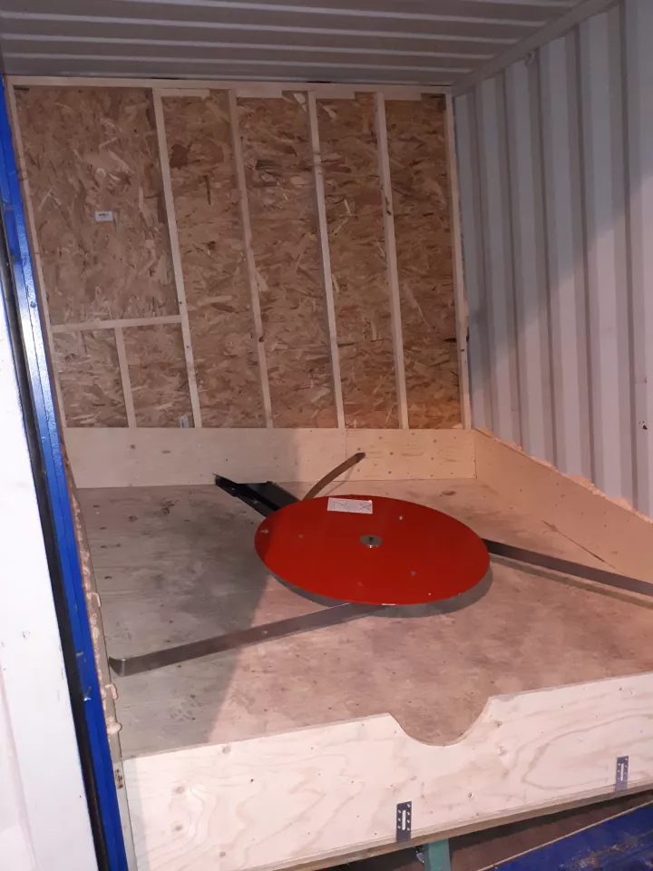 container avec stock tampon de plaquettes de bois