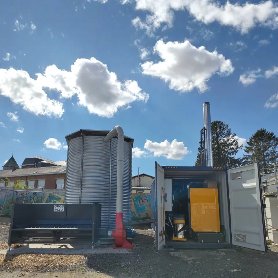 Chaufferie bois en container extérieur de la commune de Momignies