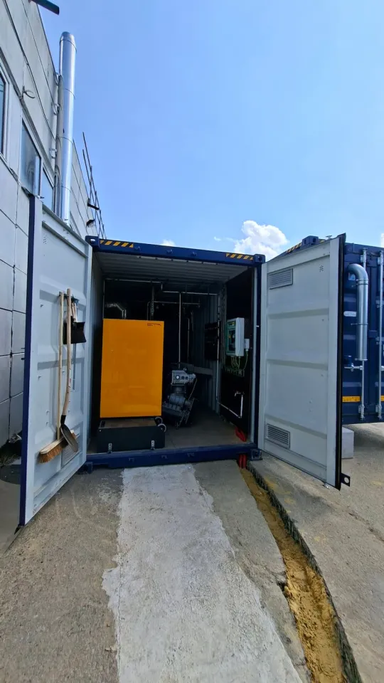 Oxfam Wavre Chaudière biomasse ETA dans un container maritime