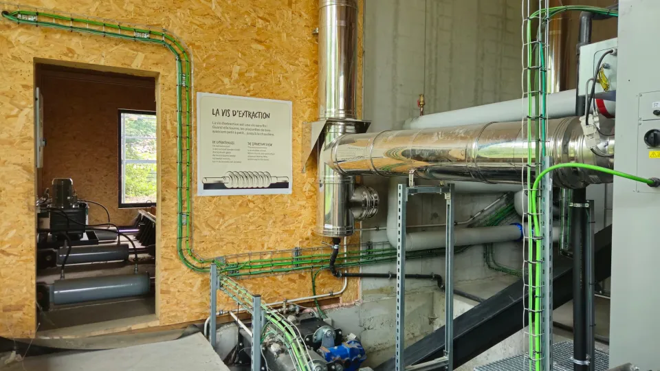 intérieur de la chaufferie biomasse du SPARKOH