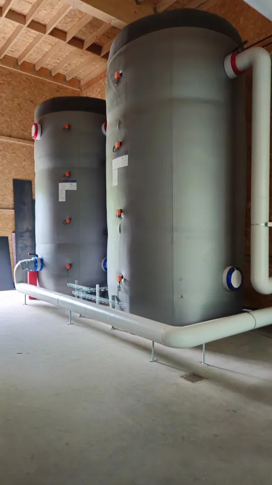 ballon d'eau chaude chauffé par la biomasse