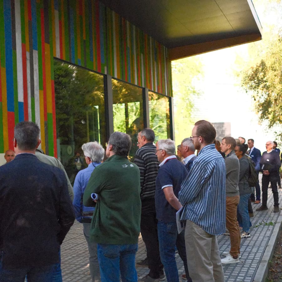 Photo de la visite de la chaufferie bois du SPARKOH avec les communes