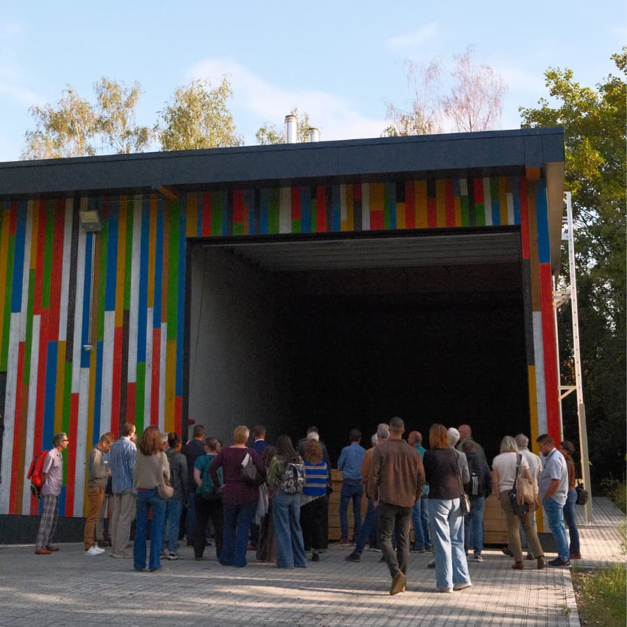 Photo de la visite de la chaufferie bois du SPARKOH avec les communes